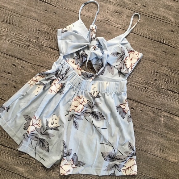 Floral flirty romper. - Picture 4 of 4